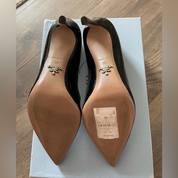 Prada Pointed Toe Saffiano Pump In Nero - Picture 7 of 7